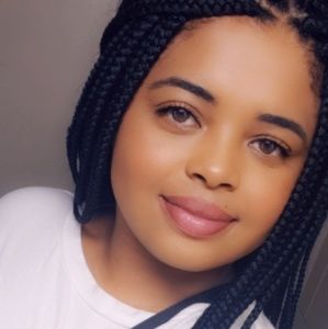 Meet your Posher, Monique